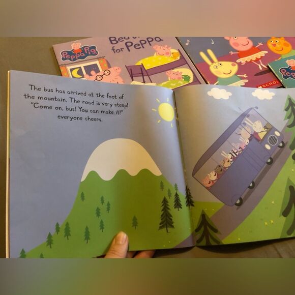 5 Peppa Pig Books - Picture 3 of 3
